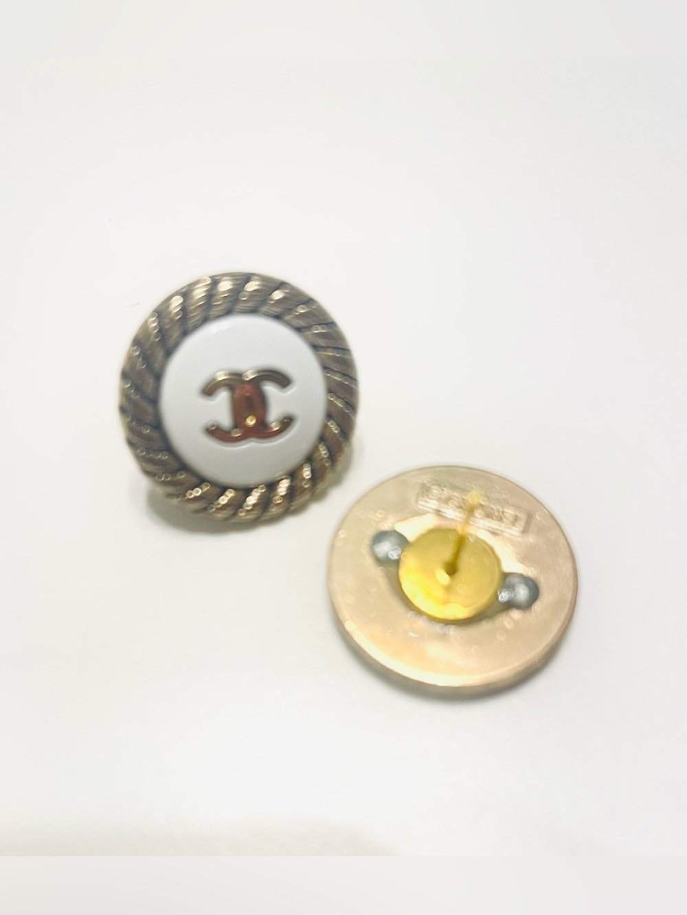 Luxury White/Gold Upcycled Vintage Button Earrings 20mm - Picture 2 of 2